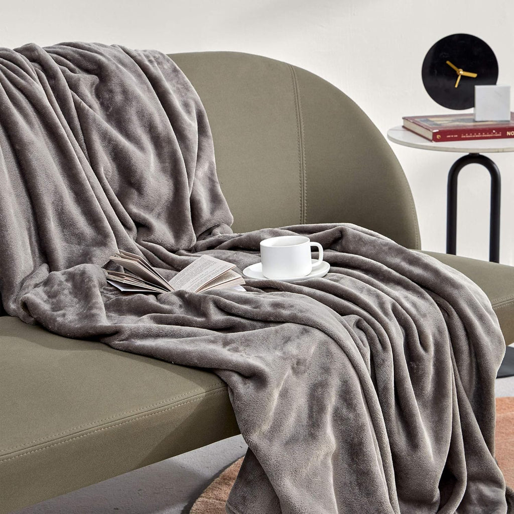 Grey Fleece Blanket Super Soft Cozy Throw Flannel Blanket, Lightweight Comfy Fuzzy Blanket Plush Throw Blankets for Couch, Sofa, Bed, Camping, Travel, 90X90Inches